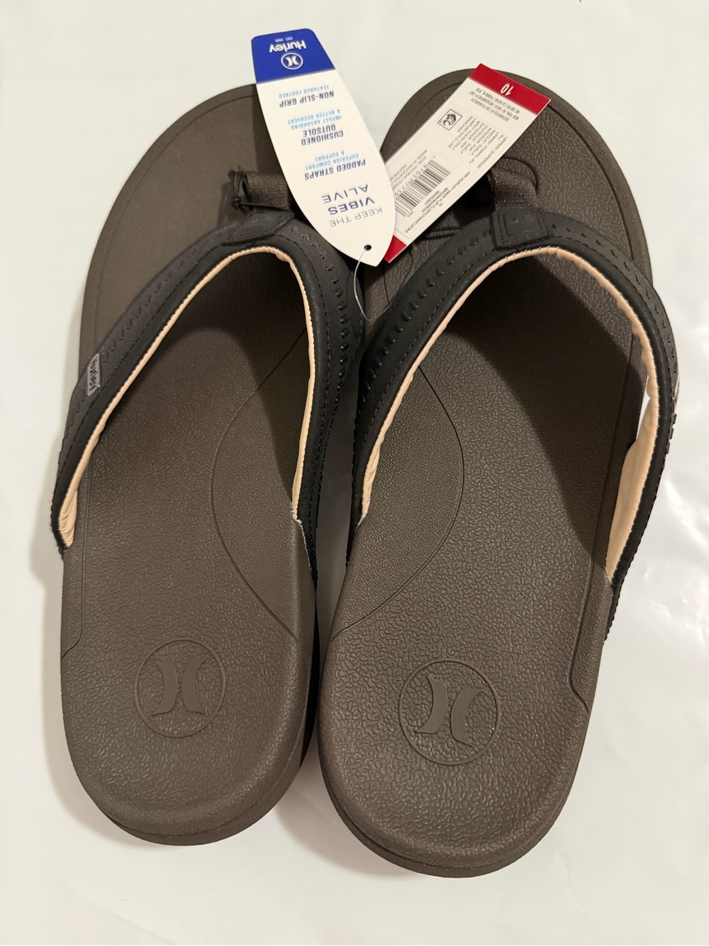 Hurley Wave Men’s  Size 10 Non Slip Brown Flip-Flop Sandals with Black Straps